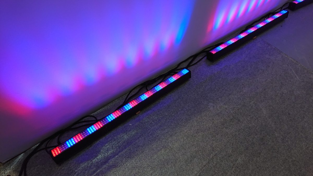 BARRE DE LED RGB DMX - Le mobilier qui s'allume
